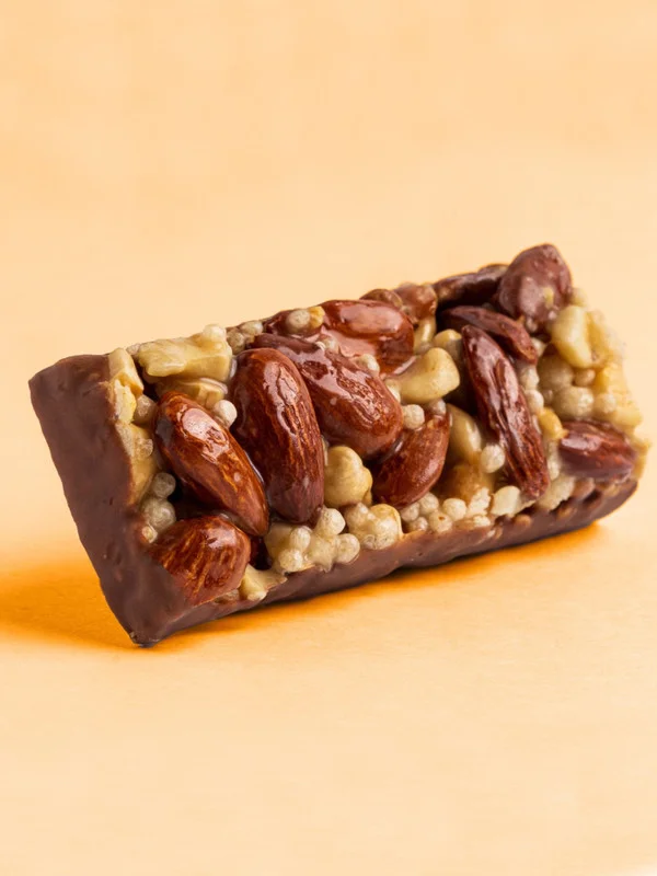 Ореховый батончик SOJ NUT BAR Миндаль-карамель, с хрустящими шариками, 40 г