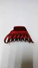 Красный заколка краб каучук