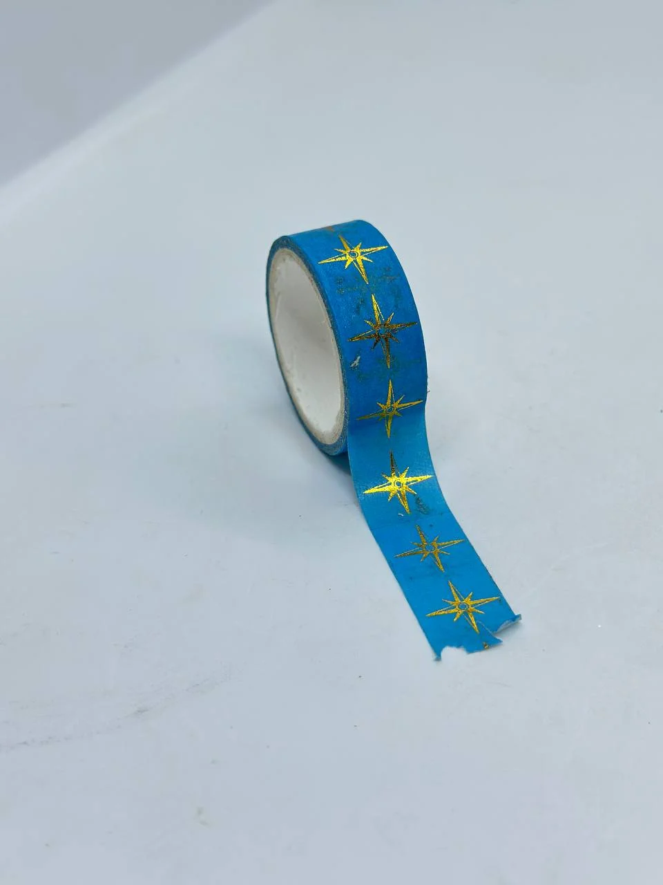 Голубой скотч декоративный, для скрапбукинга, 1штук в наборе,бумажный.Ширина 1.5 см длина 5 метров