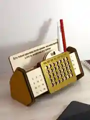 Органайзер с вечным календарём для канцелярии, подставка для ручек - сувенир к Новому году