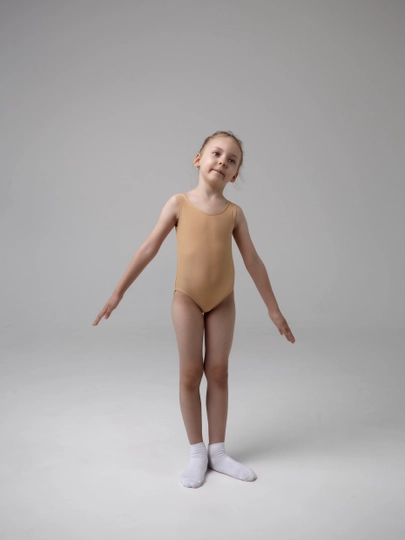 Таз дақтары бар орыс гей секс видеоларын қараңыз. Мен порнофильмде хатшыма тыңшылық жасадым.