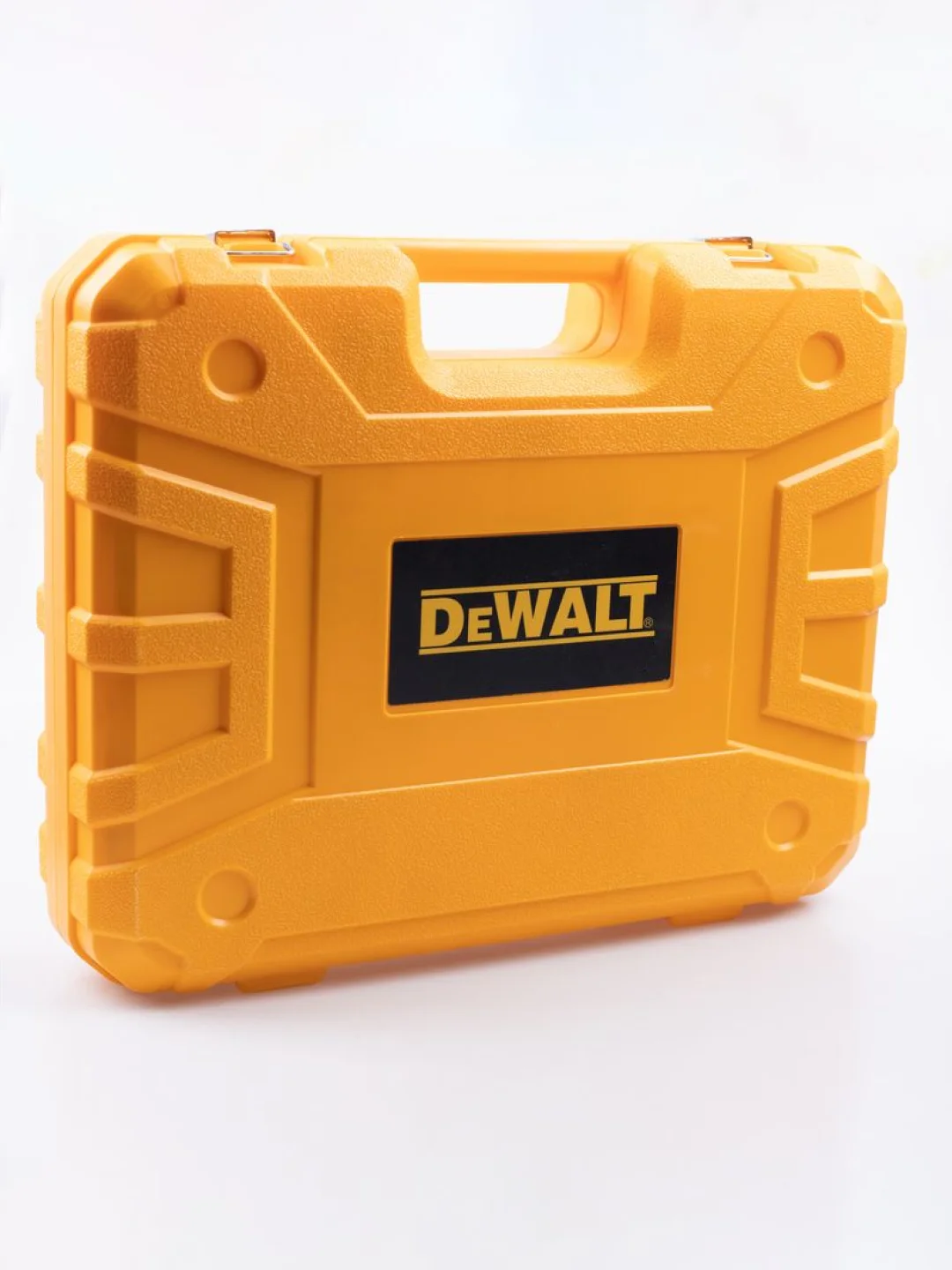 Черный дрель-шуруповерт аккумуляторный DeWalt, 21V / 48V с набором инструментов