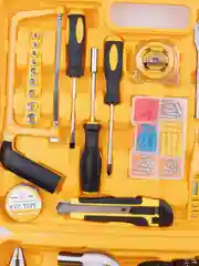 Черный дрель-шуруповерт аккумуляторный DeWalt, 21V / 48V с набором инструментов
