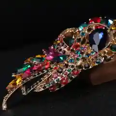 Разноцветный винтажная брошь с каплей со стразами