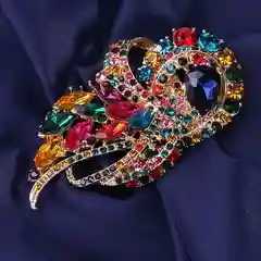 Разноцветный винтажная брошь с каплей со стразами