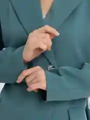Оливковый пиджак женский с завязками , на шнуровке