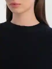 Черный свитер женский вязаный удлиненный