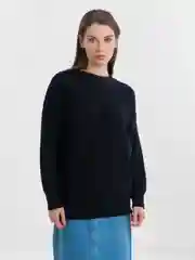 Черный свитер женский вязаный удлиненный