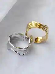 Серебряный кольцо "Мятое", регулируемое