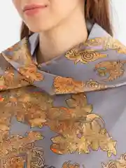 Золотой платок шелковый 110*110 на голову, шею