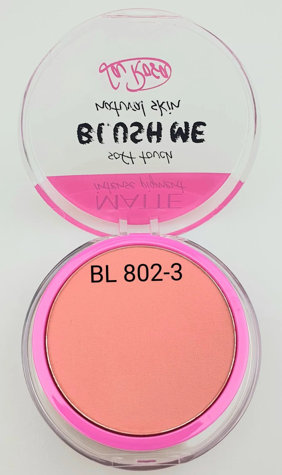 Пастельно-коралловый румяна матовые для лица BLUSH ME