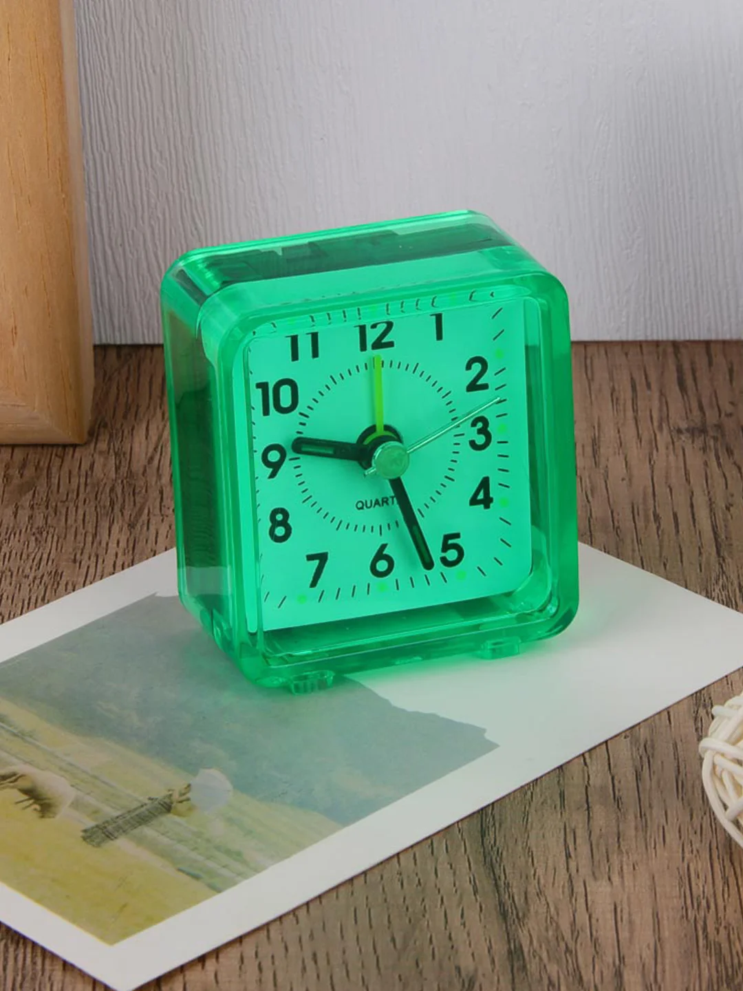 Будильник настольный "LADECOR CHRONO", 6х5,5х3, 1*АА,  4 цвета