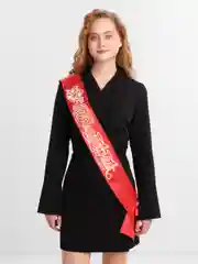 Красный лента выпускник