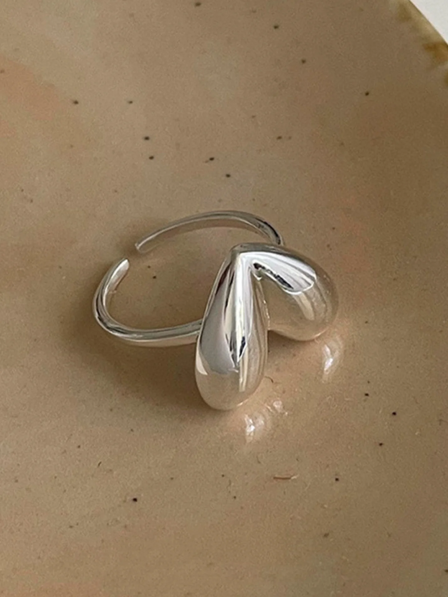 Серебряный кольцо сердце, бижутерия, под серебро, в форме сердца, размер регулируемый