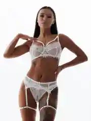 Белый комплект нижнего белья