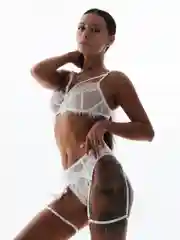 Белый комплект нижнего белья