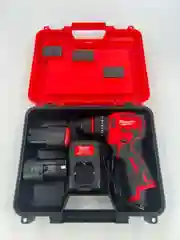 Красный бесщеточный ударный дрель-шуруповерт Milwaukee, 18V/36V