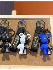 Брелок для ключей половинчатый Bearbrick сине-черный