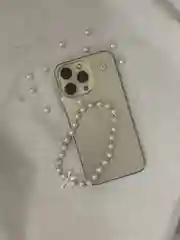 Цепочка брелок из бусин на телефон