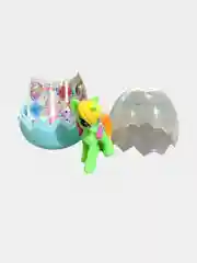 Зеленый фигурки пони в яйце