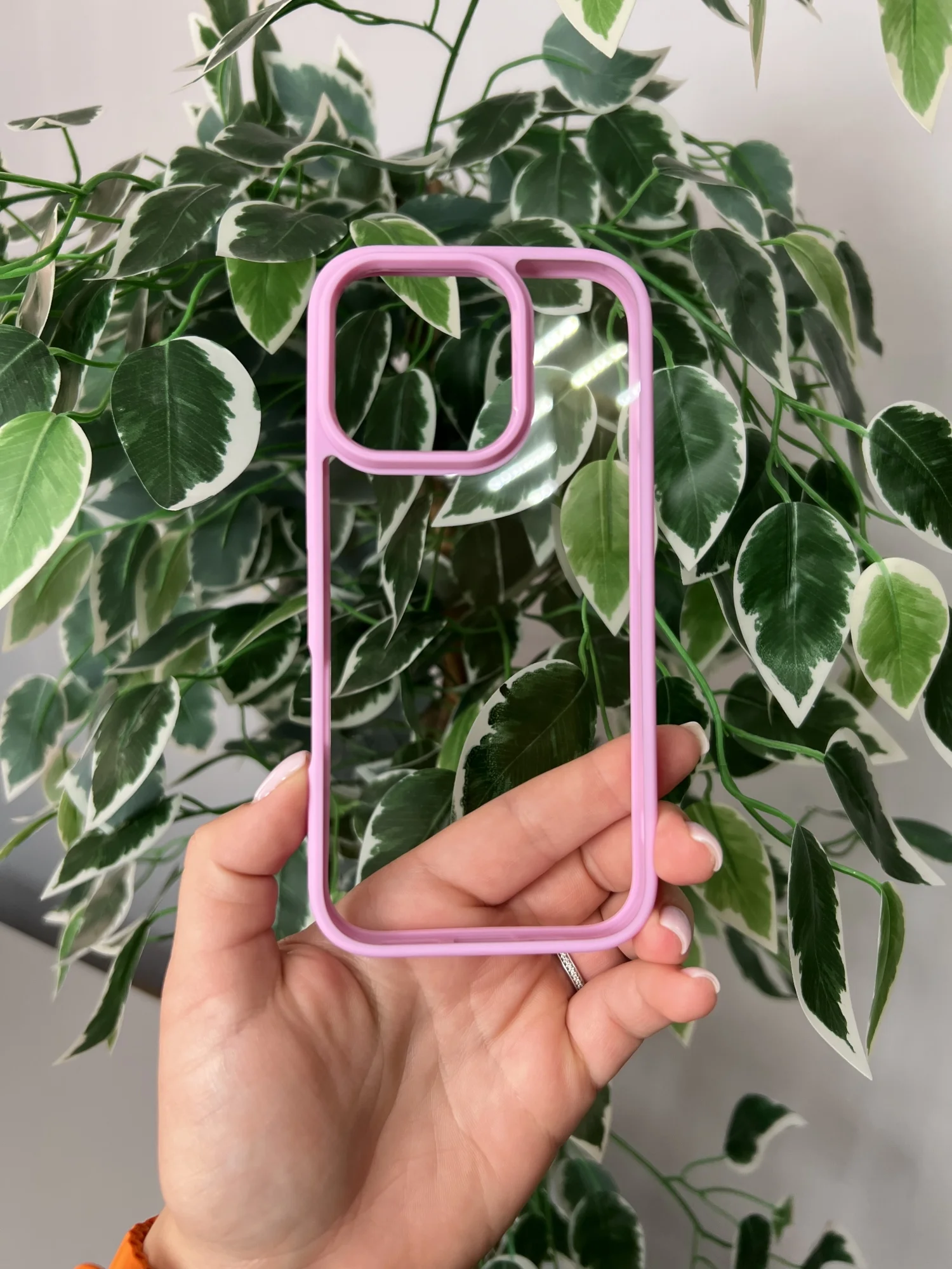 Розовый прозрачный чехол для Apple iPhone 16 Pro / Айфон 16 Про с силиконовым кантом Crystal Case