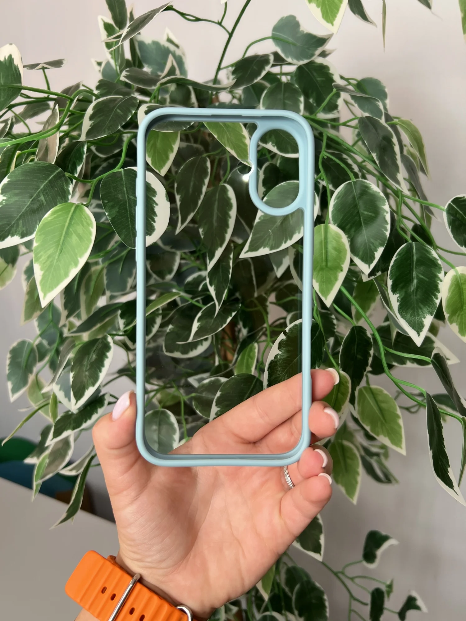 Зеленый прозрачный чехол для Apple iPhone 16 / Айфон 16 с силиконовым кантом Crystal Case