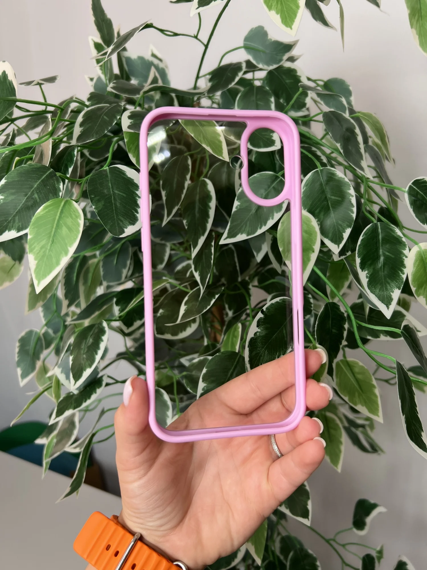 Розовый прозрачный чехол для Apple iPhone 16 / Айфон 16 с силиконовым кантом Crystal Case