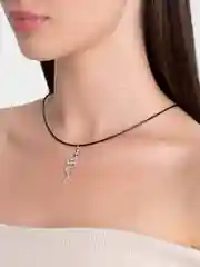Чокер с подвеской змеей