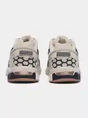 Молочный кроссовки мужские с логотипом Asics gel kahana 8