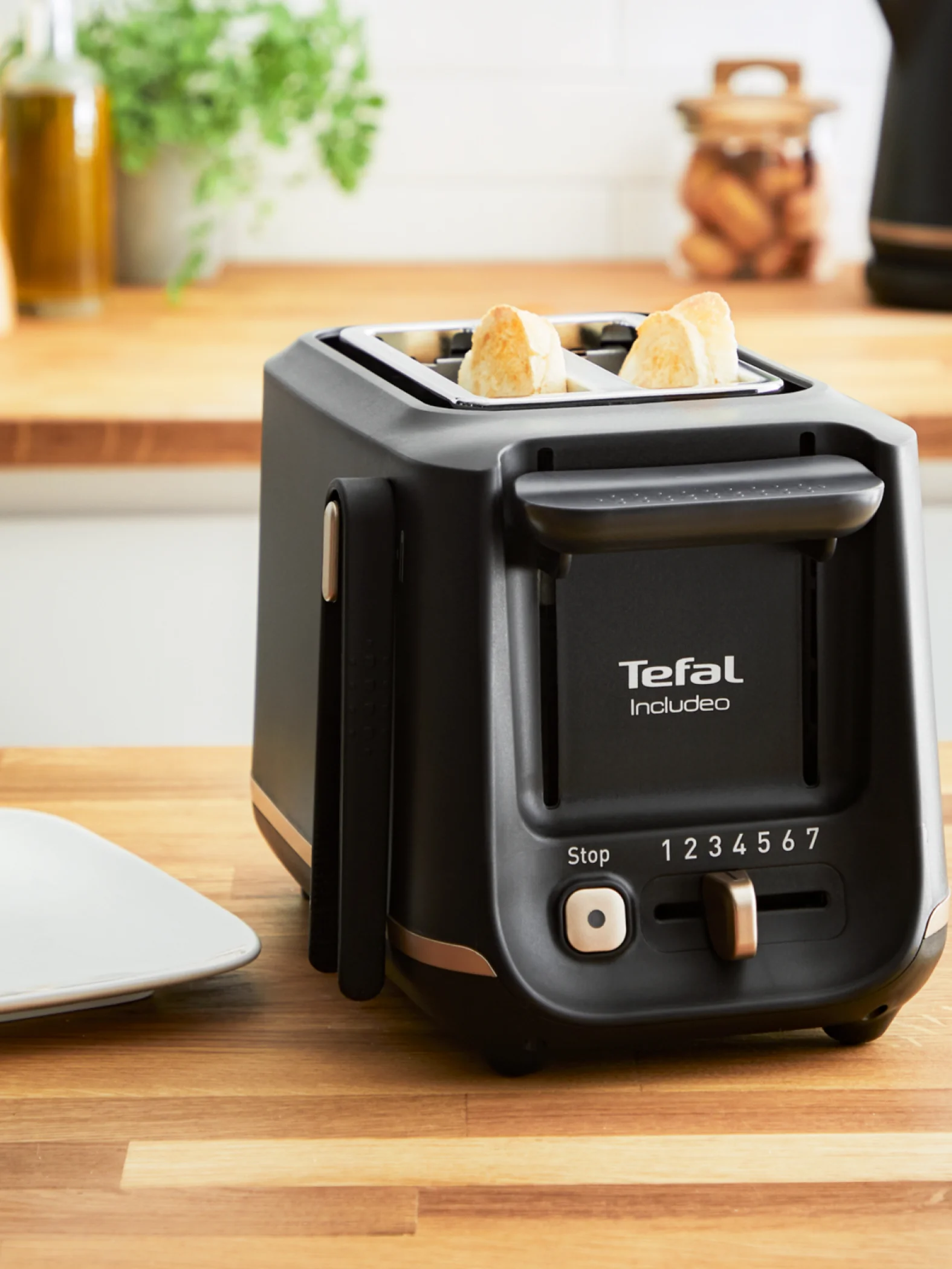 Тостер Tefal Includeo TT533811