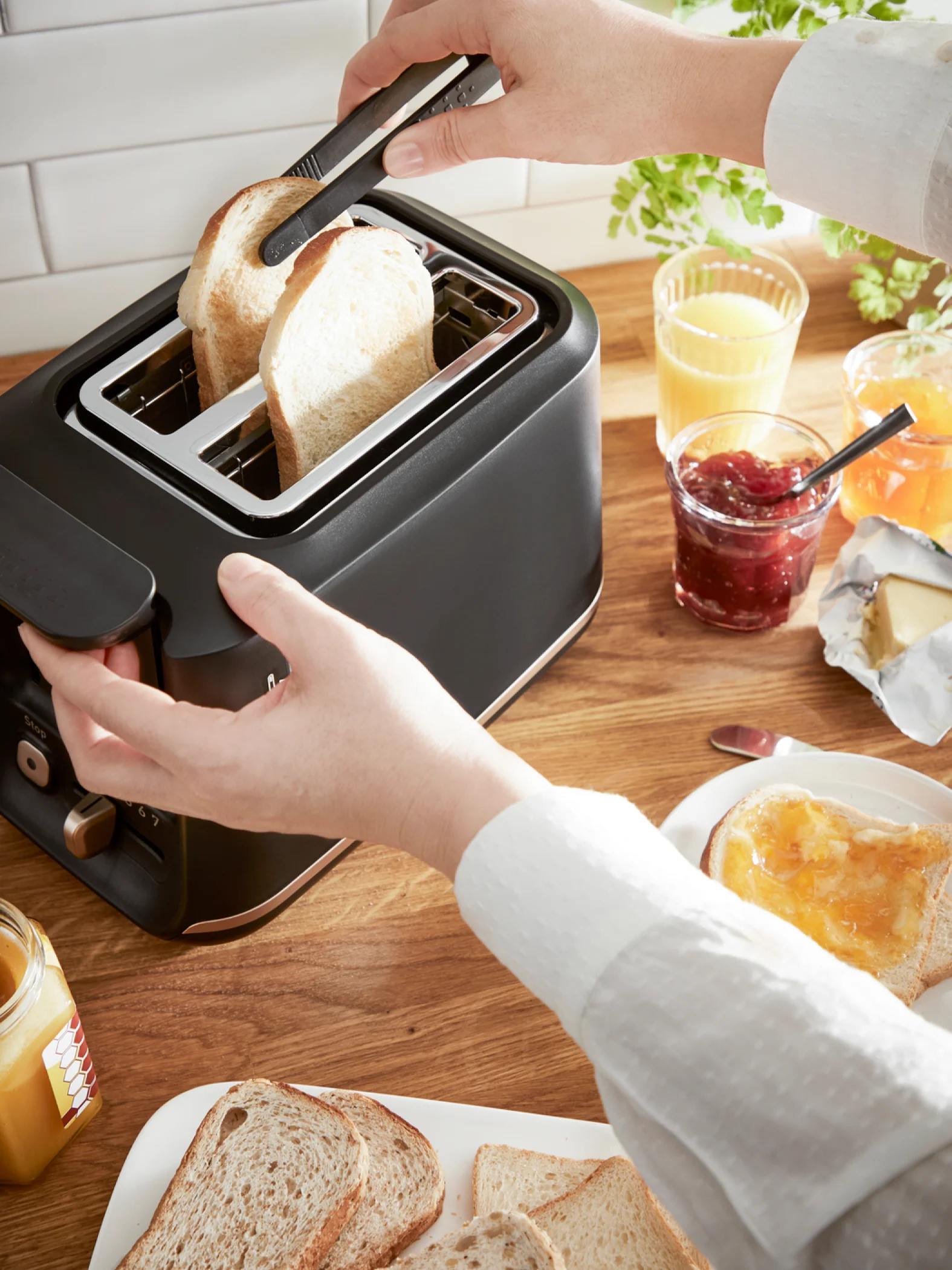 Тостер Tefal Includeo TT533811