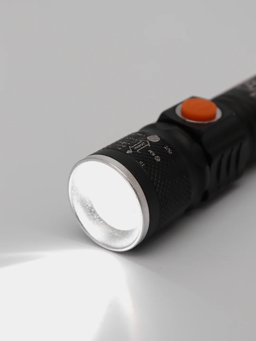 Фонарь ручной  карманный светодиодный, фонарик аккумуляторный с USB зарядкой от сети