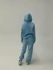Голубой женский спортивный костюм