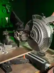Торцовочная пила электрическая Electrolite ТП 2500 (2,5 кВт, лазер, протяжка ,диск 255 мм)