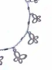 Цепочка-чокер с подвесками из бабочек
