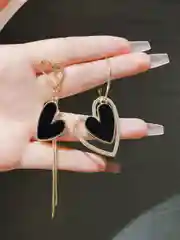 Черный серьги асимметричные длинные, серьги с сердечками, серьги женские