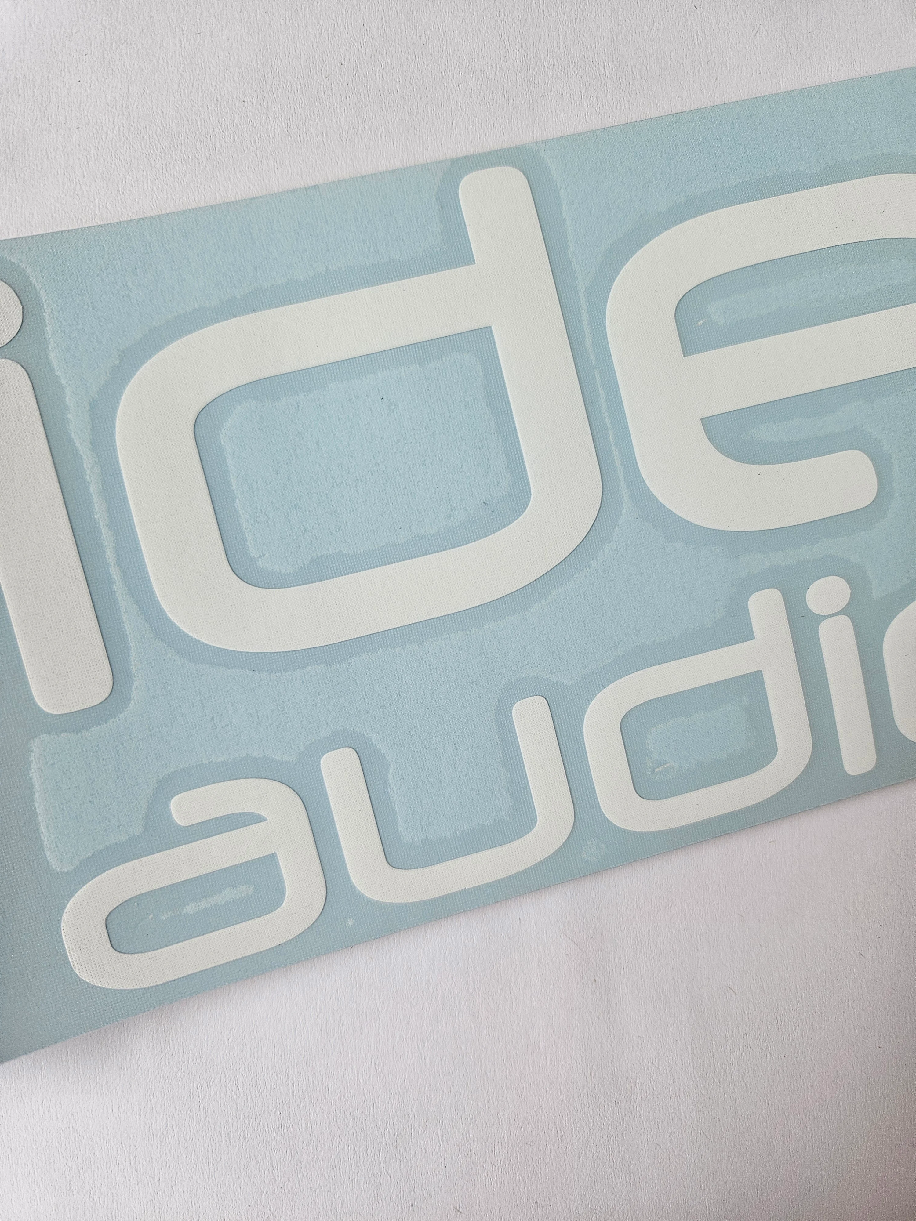 Белый накейка на авто Pride car audio прайд кар аудио надпись