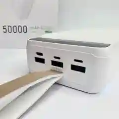 Белый power Bank с поддержкой QC3.0, 22,5 Вт, 100.000/ 90.000/ 80000 / 60000 / 50000 / 30000 мАч