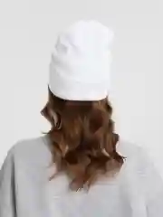 Бежевый шапка женская