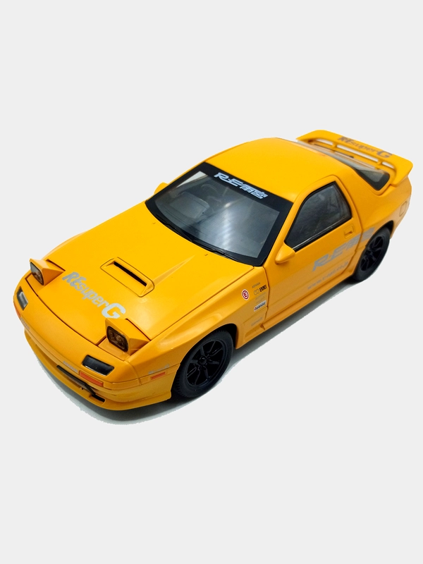 Масштабная металлическая модель авто 1:24 MAZDA RX7