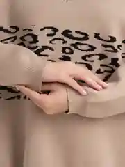 Бежевый свитер, джемпер женский