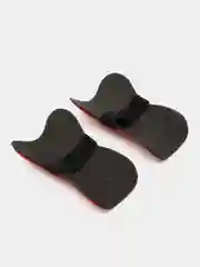 Красный щитки футбольные