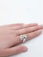 Серебряный женское кольцо