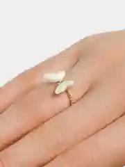 Белый кольцо женское с бабочкой