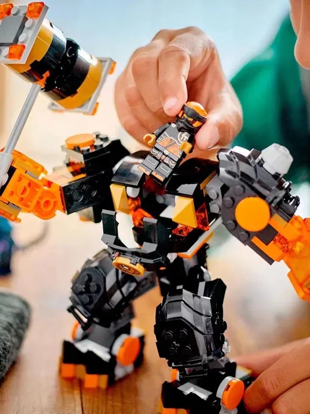 Конструктор LEGO Ninjago "Элементальный земной робот Коула", 235 деталей