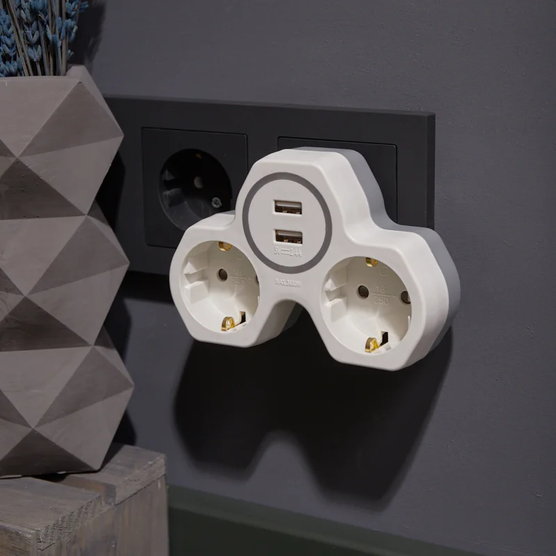 Двойник электрический REXANT, с заземлением и защитными шторками, 16 А+2 USB порта, 2,4 А