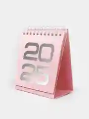Розовый календарь настольный 2025