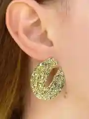 Серьги под золото с фактурным металлом