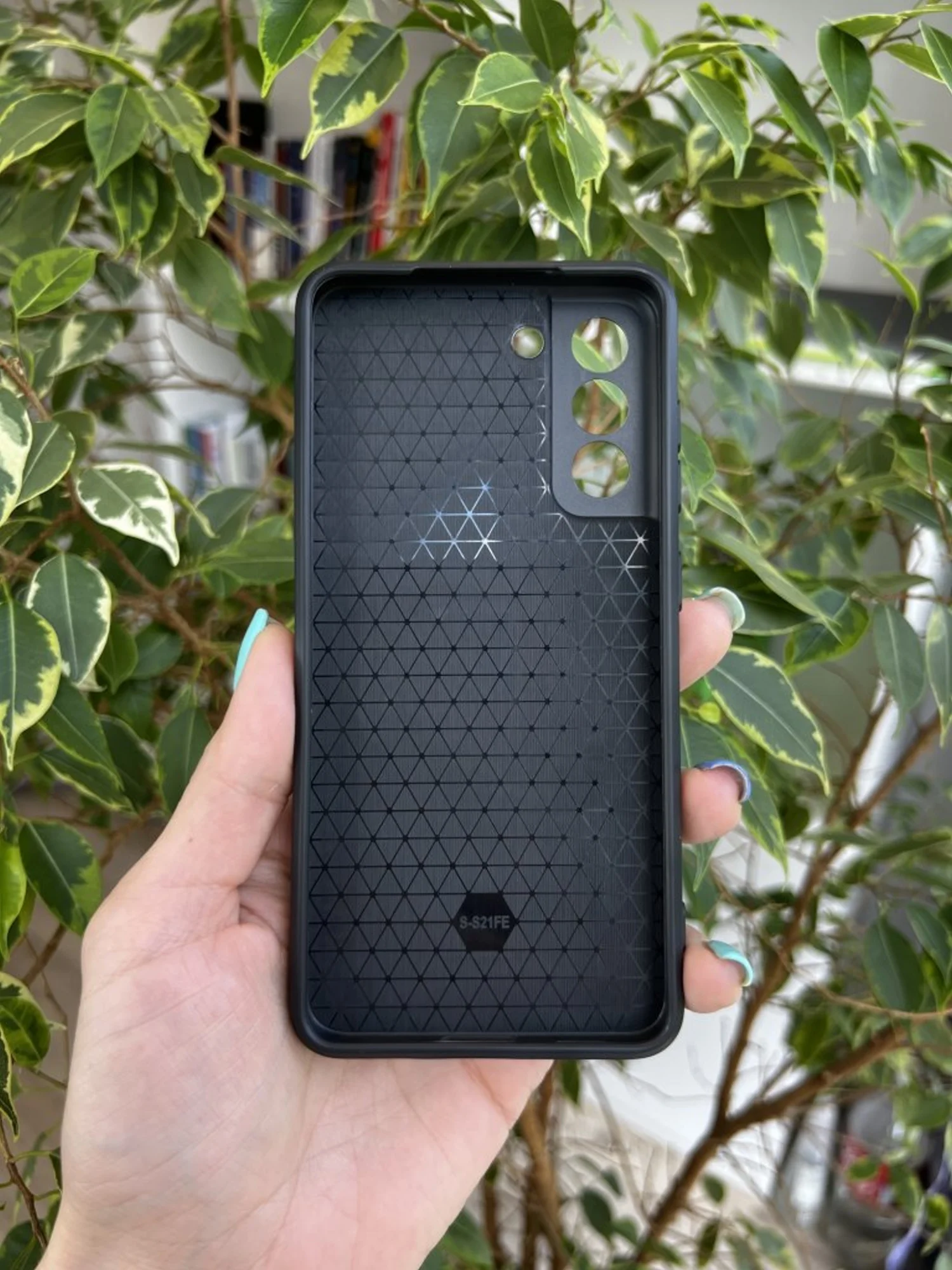 Серебряный чехол противоударный armors для Samsung S21 FE / Самсунг S21 ФЕ с защитой камеры