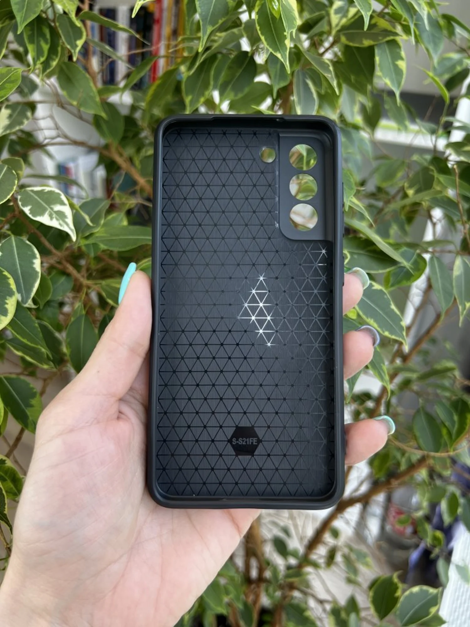 Черный чехол противоударный armors для Samsung S21 FE / Самсунг S21 ФЕ с защитой камеры